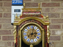 Napoleon 3 style  cartel Clock in gilded bronze and tortoiseshell marquetry, France 1880