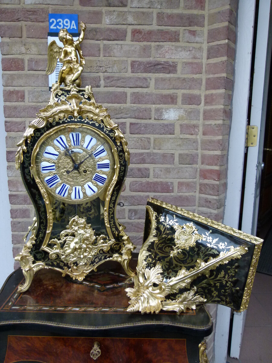 Napoleon 3 Cartel clock with console with tortoise shell marquetry