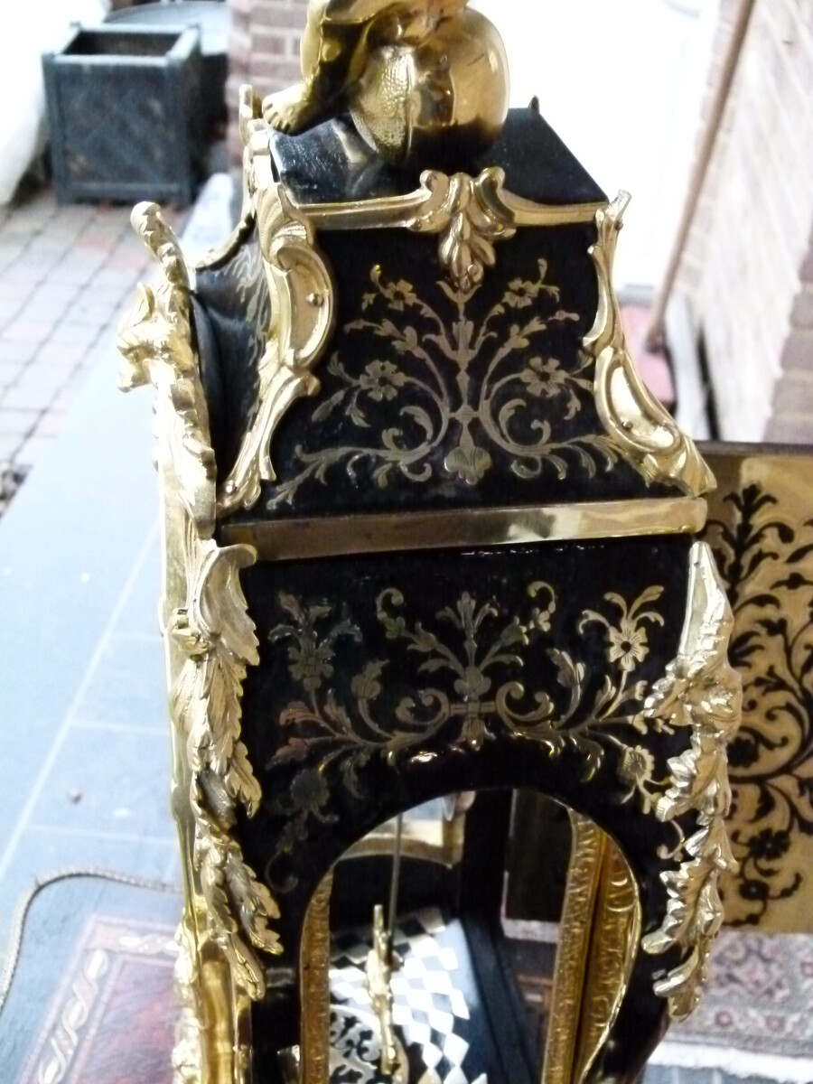 Napoleon 3 Cartel clock with console with tortoise shell marquetry