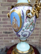 Napoleon 3 style Oil lamp with gilded bronze in porcelain, France 1860