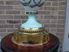 Napoleon 3 style Oil lamp with gilded bronze in porcelain, France 1860