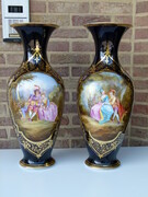 Napoleon 3 style Pair cobalt bleu vases with romantic scenes in porcelain, France 1880