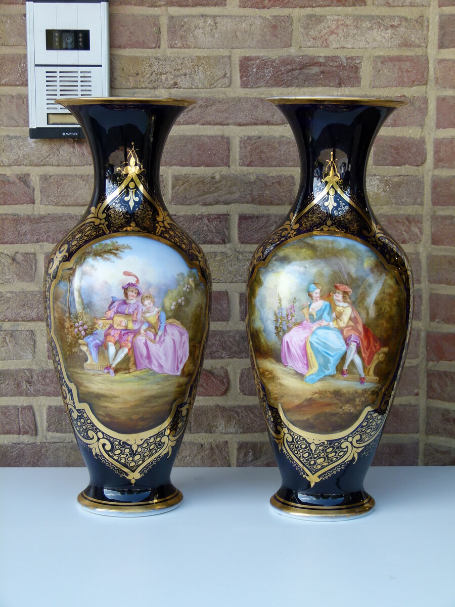 Napoleon 3 Pair cobalt bleu vases with romantic scenes