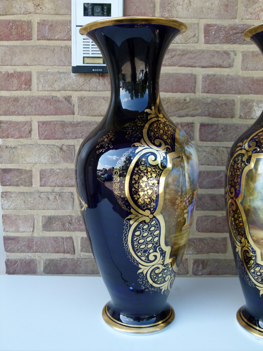 Napoleon 3 Pair cobalt bleu vases with romantic scenes