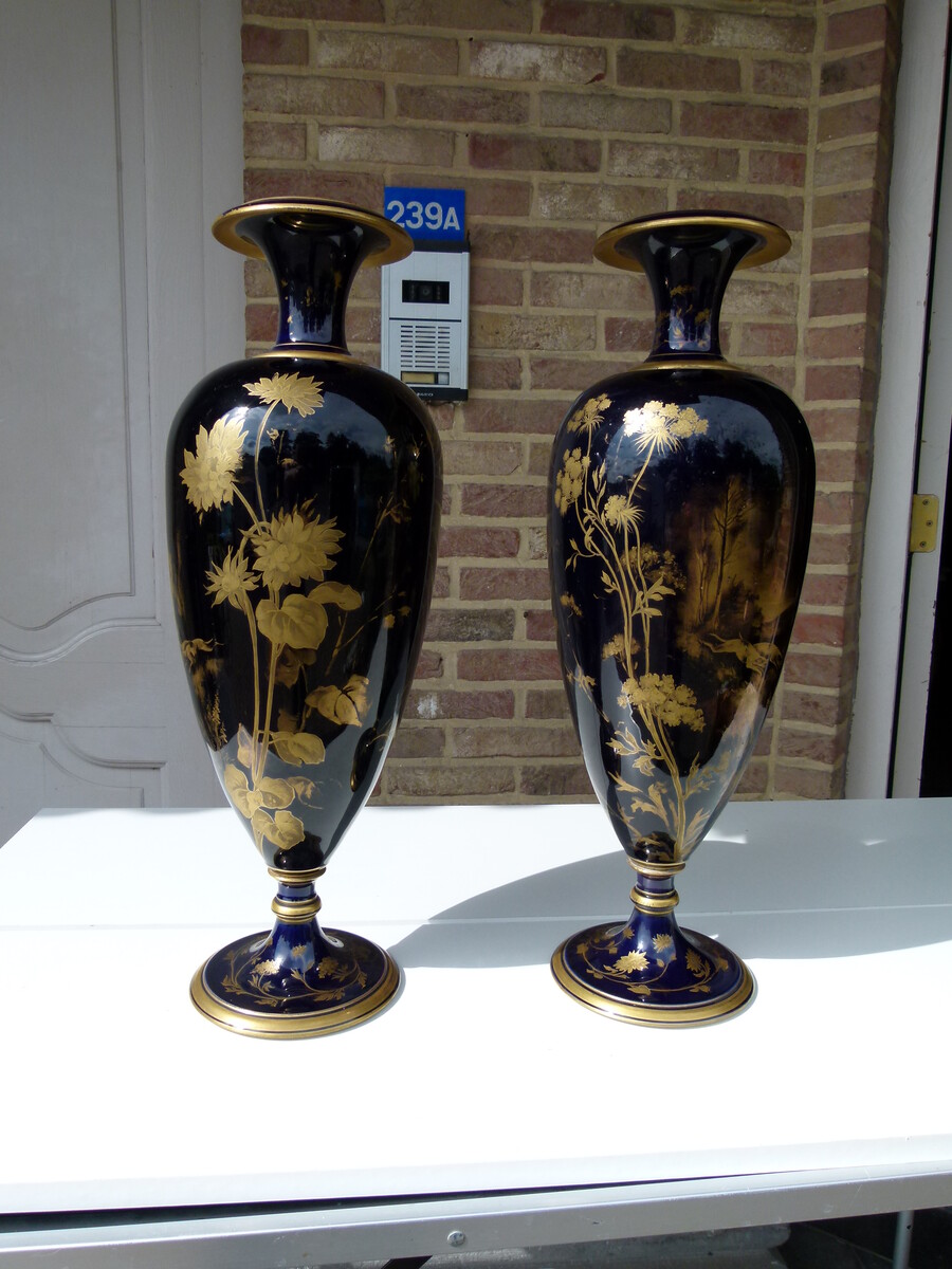 Napoleon 3 Pair vases in cobalt blue and gilt decoration of flowers