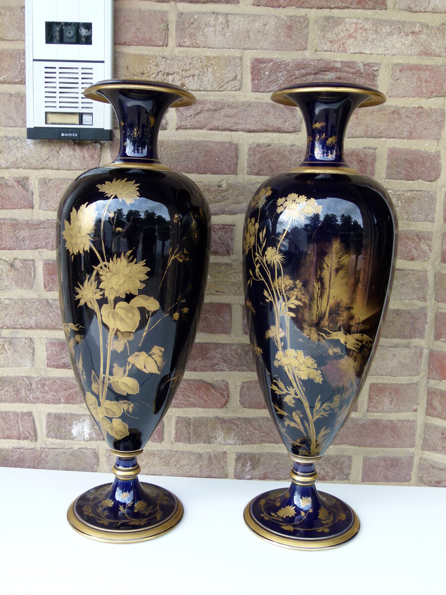 Napoleon 3 Pair vases in cobalt blue and gilt decoration of flowers