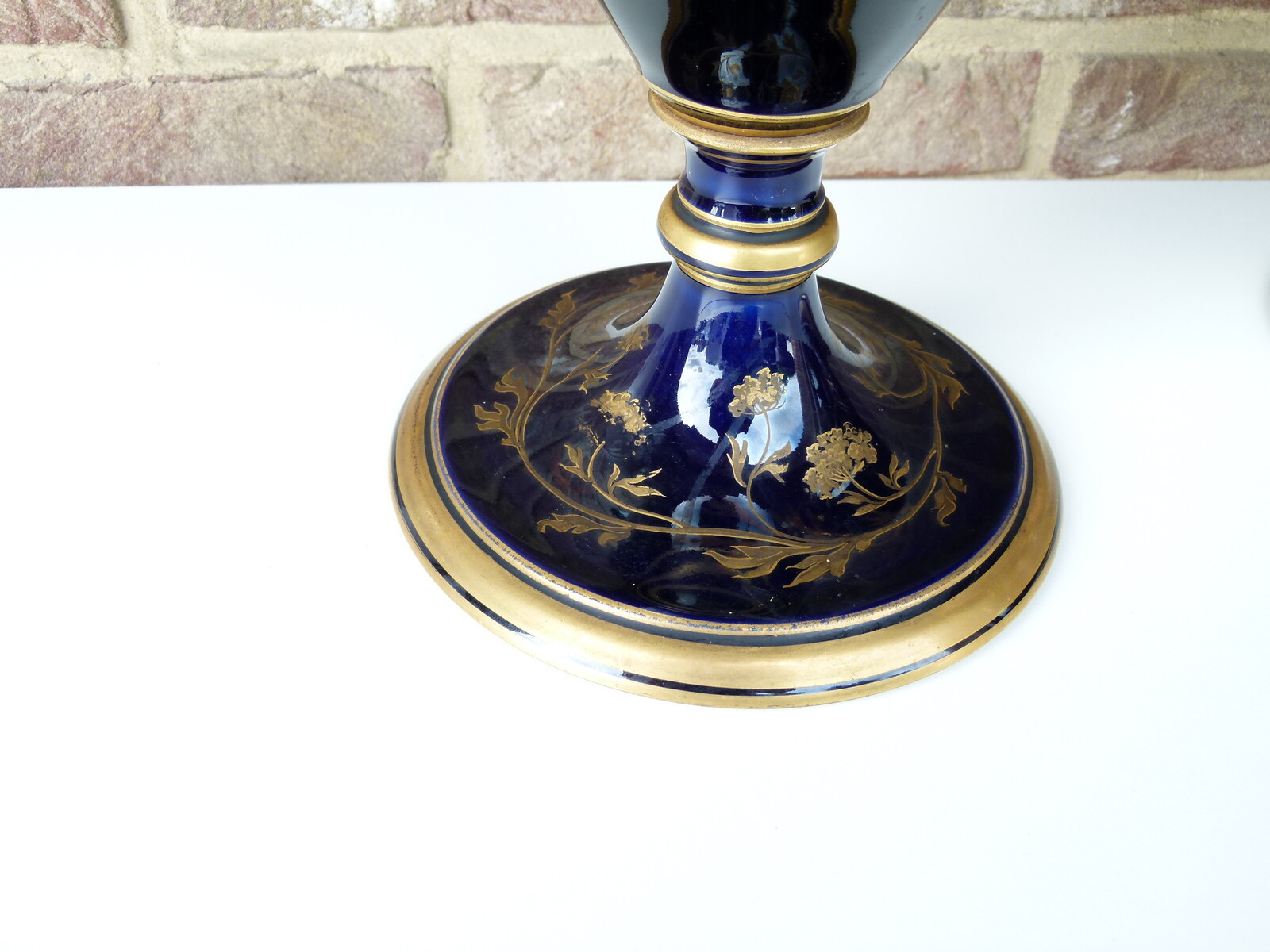 Napoleon 3 Pair vases in cobalt blue and gilt decoration of flowers