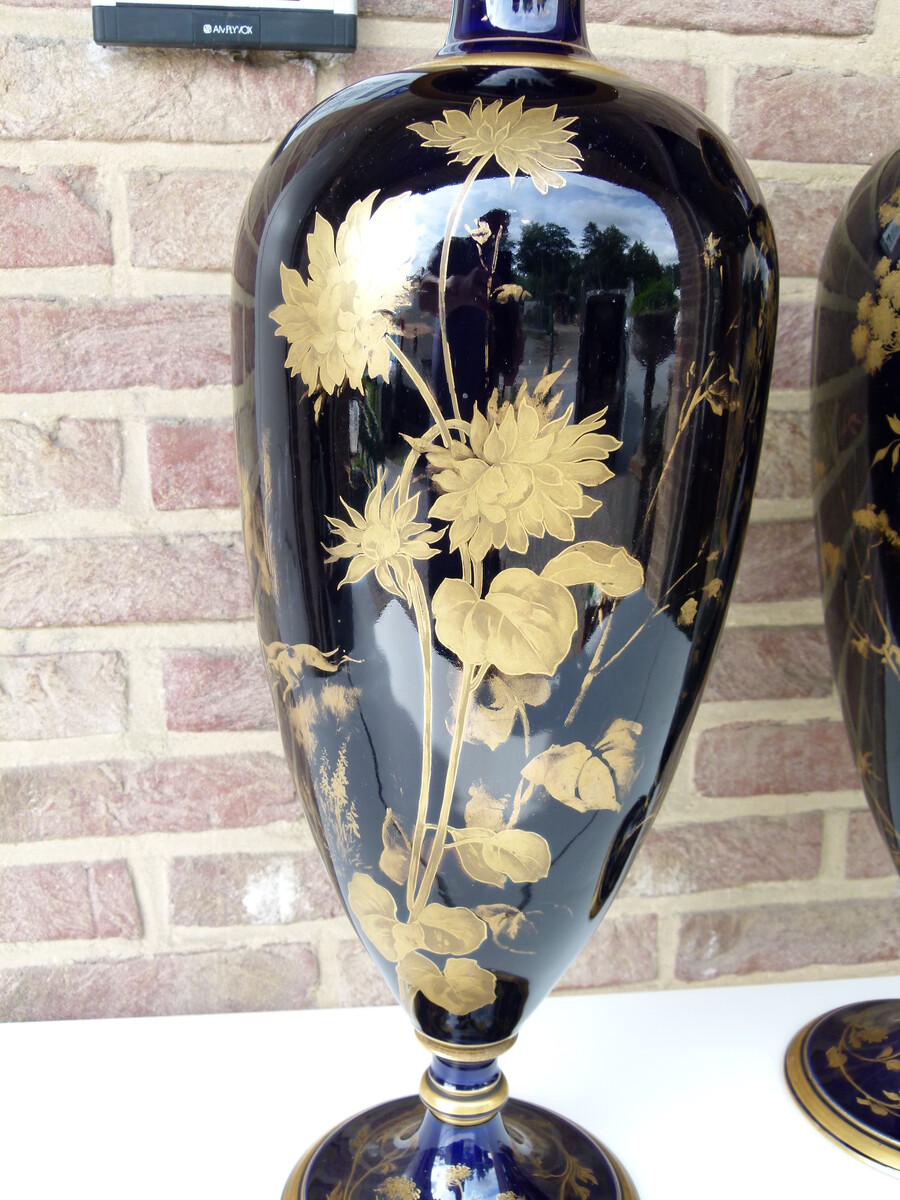 Napoleon 3 Pair vases in cobalt blue and gilt decoration of flowers