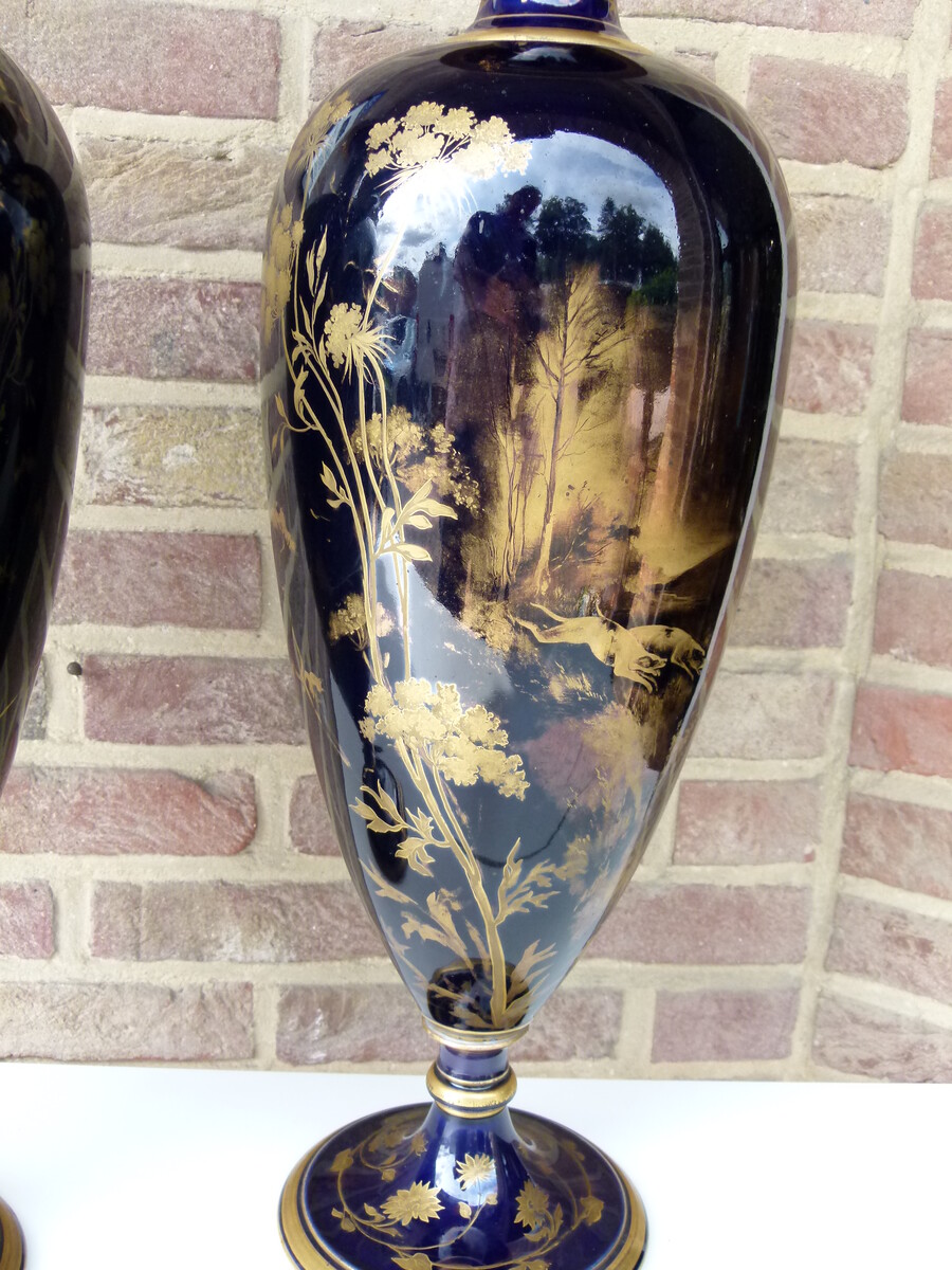 Napoleon 3 Pair vases in cobalt blue and gilt decoration of flowers