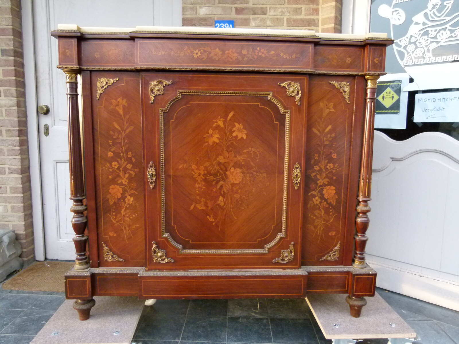 Napoleon 3 Sideboard with flowers marquetry