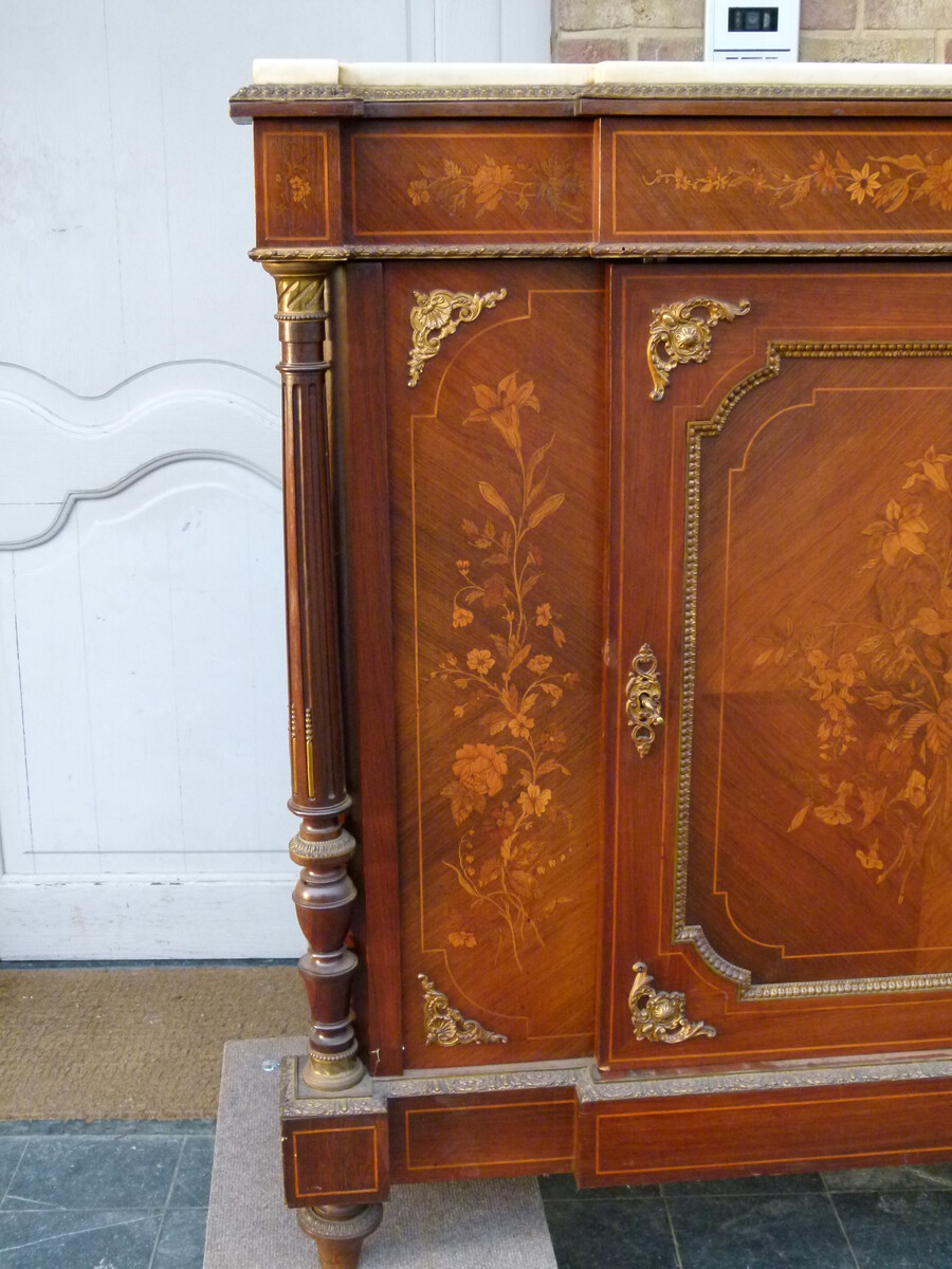 Napoleon 3 Sideboard with flowers marquetry