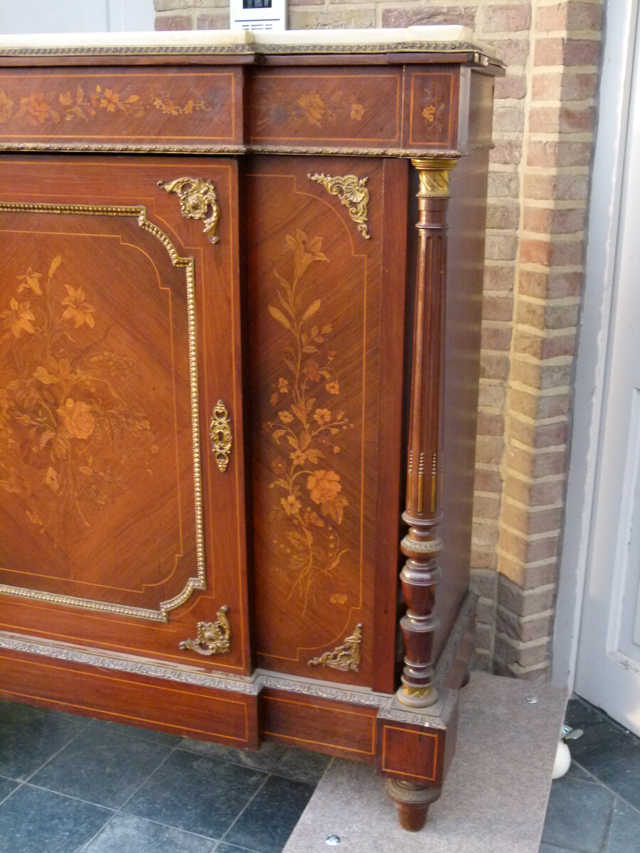 Napoleon 3 Sideboard with flowers marquetry