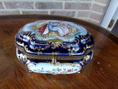 Napoleon III style Box/ bonbonniére signed Chateau des Tuileries in porcelain, France,Sévres 1880