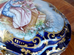 Napoleon III style Box/ bonbonniére signed Chateau des Tuileries in porcelain, France,Sévres 1880