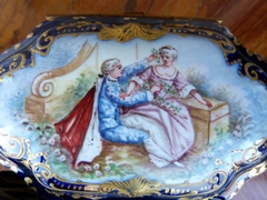 Napoleon III style Box/ bonbonniére signed Chateau des Tuileries in porcelain, France,Sévres 1880