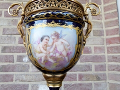 Napoleon III style Brule parfum in porcelain and gilded bronze, France,Sévres and stamped chateau des longpres 1880