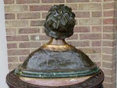 Napoleon III style Buste of a lady on a green marble base in tricolor patinated bronze, Belgium 1880