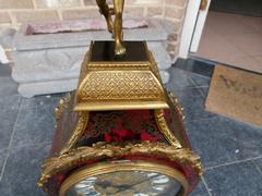 Napoleon III style Cartel with turtoiseshell inlay in gilded bronze and Boulle marquetry, France 1880