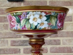 Napoleon III style Centerpiece coupe with flowers and gilded decoration in hand cut crystal, Bohemia 1880