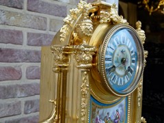 Napoleon III style Clock pendule with Sévres porcelain in gilded bronze, France 1880