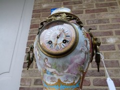 Napoleon III style Clockset with romantic scenes in Sévres porcelain and gilded bronze, France 1880