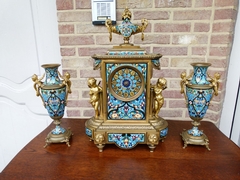 Napoleon III style cloisonné Clockset with putti,s in gilded bronze, France 1870