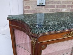 Napoleon III style Display cabinet with curved glass in gilded bronze and mahogany, France 1880