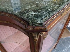 Napoleon III style Display cabinet with curved glass in gilded bronze and mahogany, France 1880