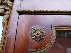 Napoleon III style Display cabinet with curved glass in gilded bronze and mahogany, France 1880