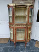 Napoleon III style Display cabinet with curved glass and marble top in mahogany and gilded bronze, France 1880