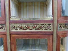 Napoleon III style Display cabinet with curved glass and marble top in mahogany and gilded bronze, France 1880