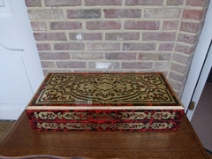 Napoleon III style Hand glove box with tortoiseshell inlay in marquetery of cupper and tortoiseshell and gilded bronze, France 1870