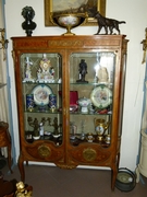 Napoleon III, Linke styl style Display cabinet with curved glass in different woods,satinwood,rosewood and gilded bronze, France 1880