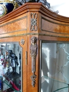 Napoleon III, Linke styl style Display cabinet with curved glass in different woods,satinwood,rosewood and gilded bronze, France 1880