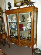 Napoleon III, Linke styl style Display cabinet with curved glass in different woods,satinwood,rosewood and gilded bronze, France 1880