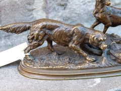 Napoleon III style Miniature sculpture of 2 dogs by Delabrière in patinated bronze, France 1870