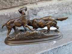 Napoleon III style Miniature sculpture of 2 dogs by Delabrière in patinated bronze, France 1870