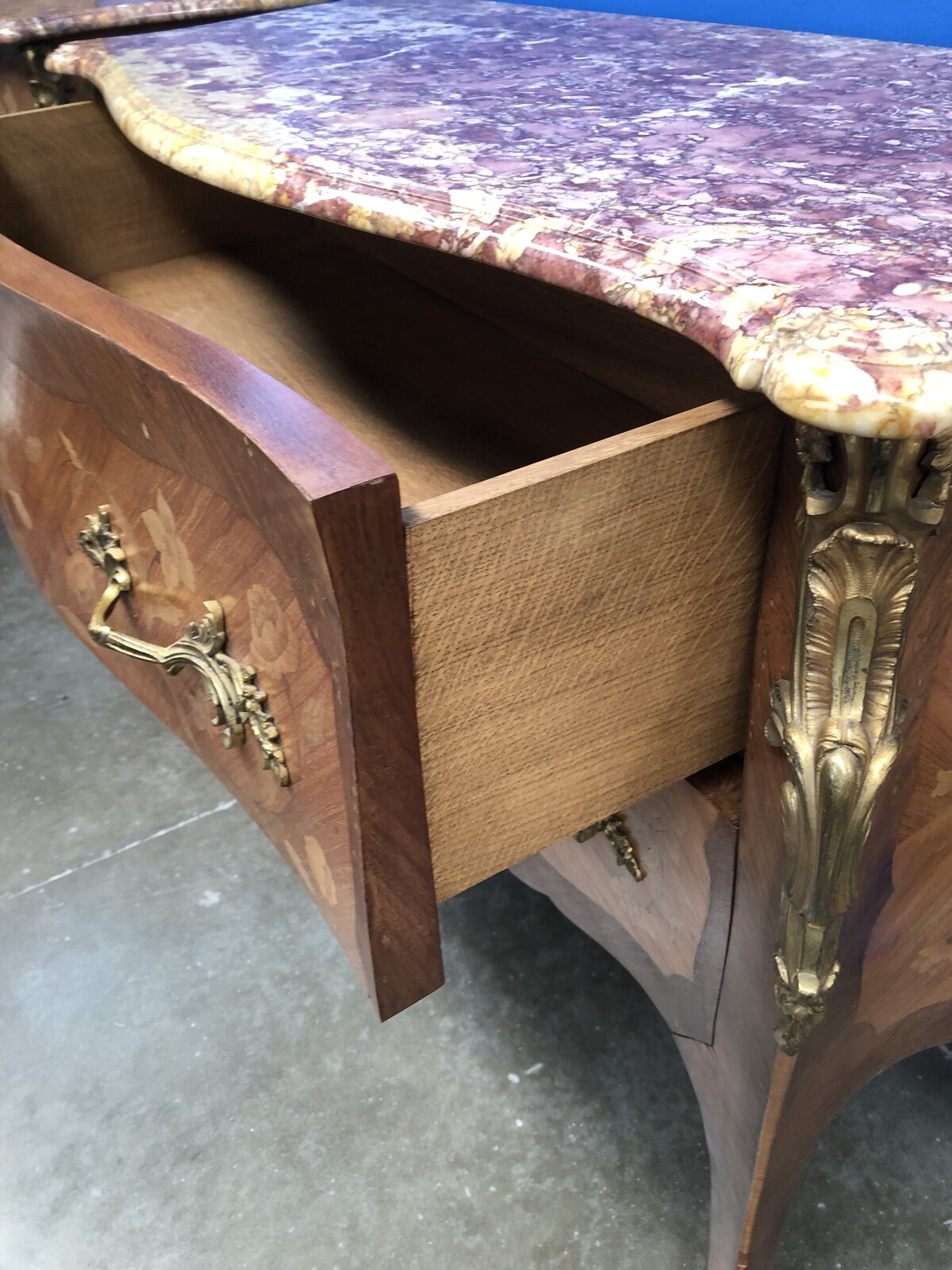 Napoleon III Pair chest of drawers with flowor marquetry and marble tops