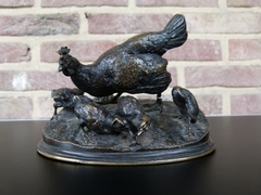 Napoleon III style Sculpture by P.J.Mene of mother chicken and chickens in patinated bronze, France 1870