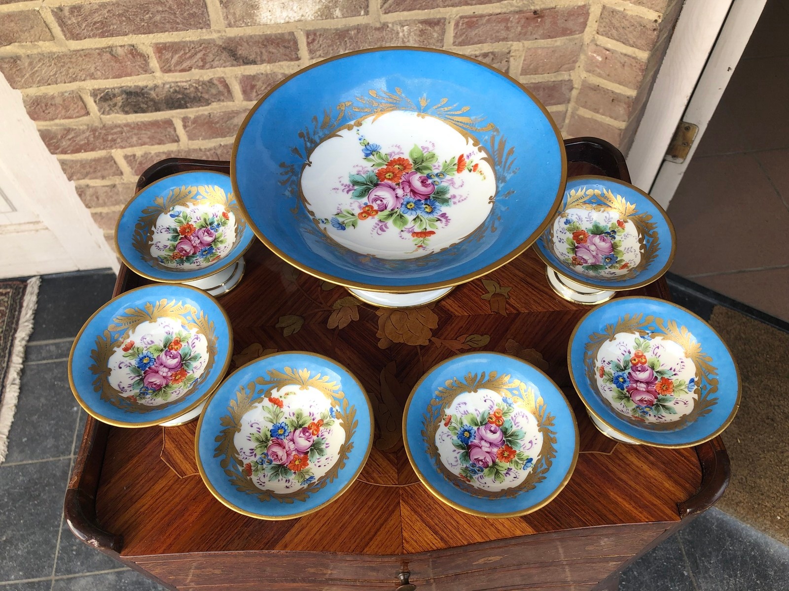 Napoleon III Set of 1 plate and 6 cups