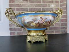 Napoleon III style Sévres porcelain centerpiece coupe  in gilded bronze , France 1870