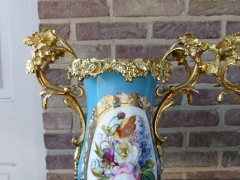 style Pair Sévres style vases with gilded bronze in porcelain, France 1870