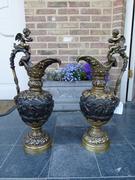 Paire vases with cherubs in patinated bronze, France 1880