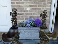 Paire vases with cherubs in patinated bronze, France 1880