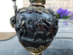 Paire vases with cherubs in patinated bronze, France 1880