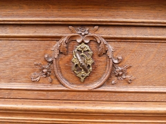 Regénce style One-door cabinet signed by Nullens J.  in carved oak, Belgium,Liége 1950