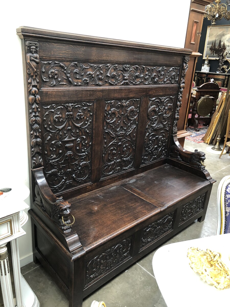 Renaisence Bench with a trunk