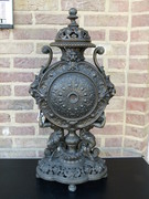 Renaisence style Pendule  in spelter zamac, France 1900