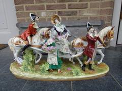 sculpture of a lady in a carriage in porcelain, Germany 1940